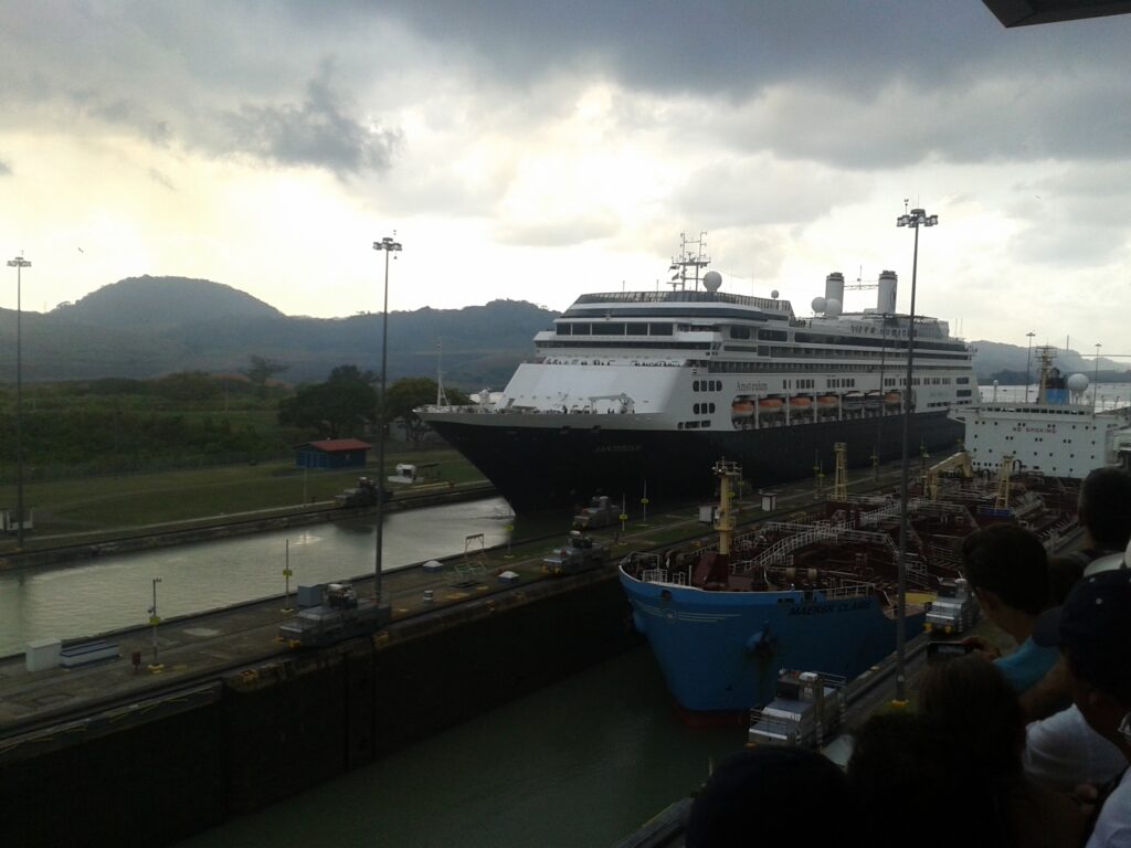 Crucero por el Canal de Panamá